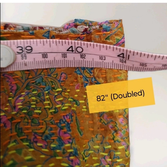 Gorgeous Long Soft Woven Scarf With Tassels - Picture 6 of 7